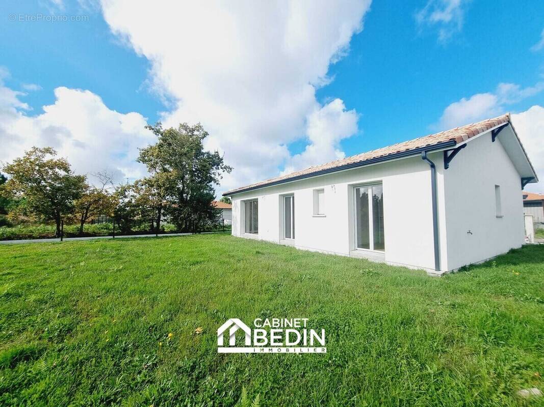 Maison à PARENTIS-EN-BORN