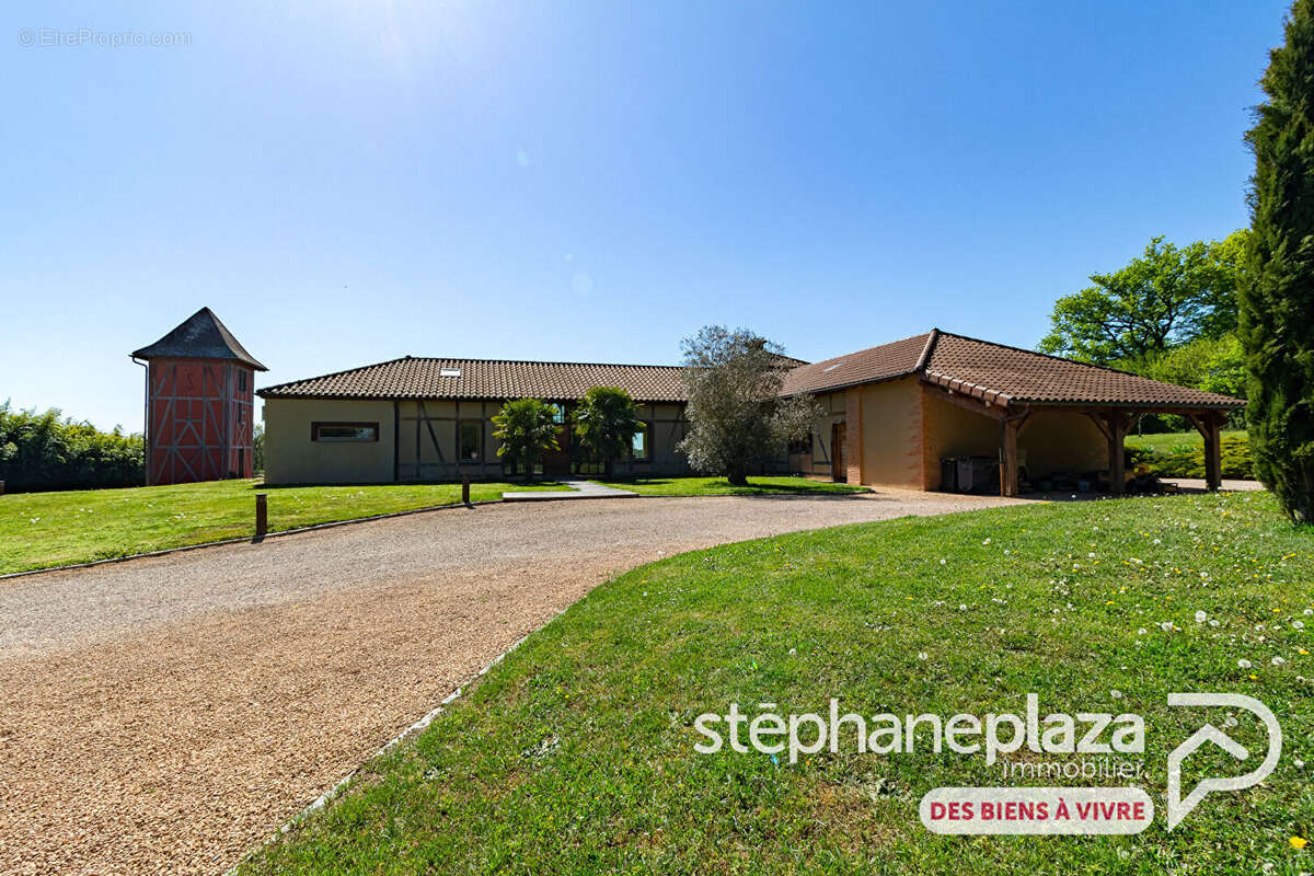 Maison à VERSAILLEUX