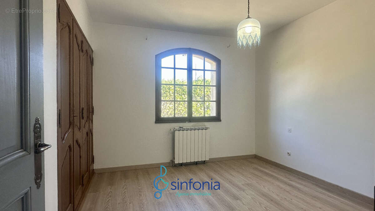 Maison à SAINT-LAURENT-LA-VERNEDE