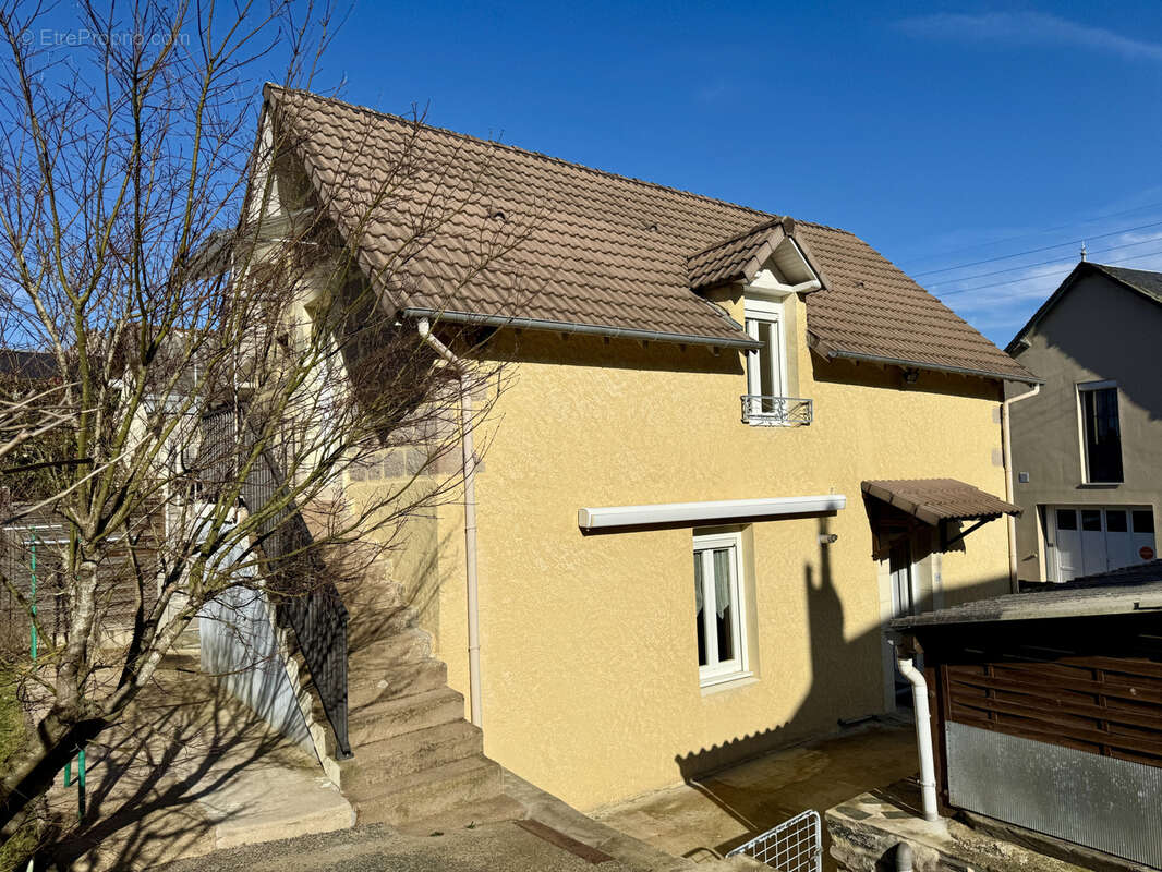 Maison à OBJAT