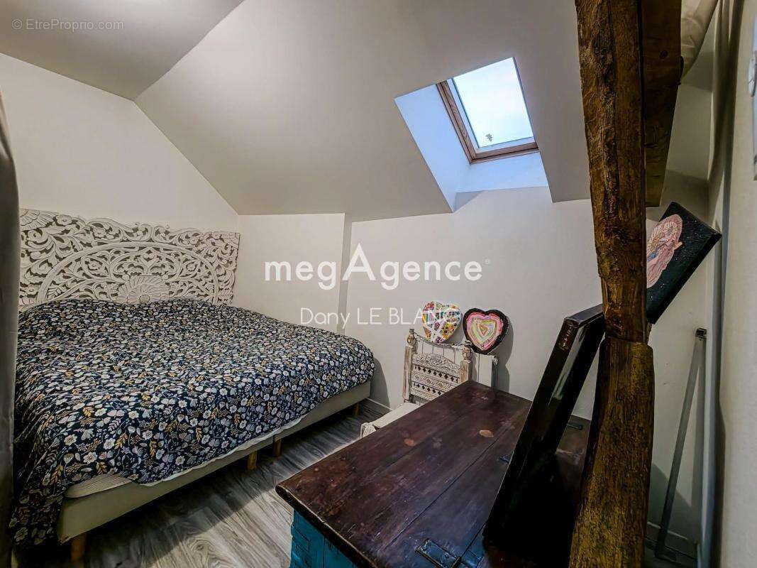 Appartement à JOUY