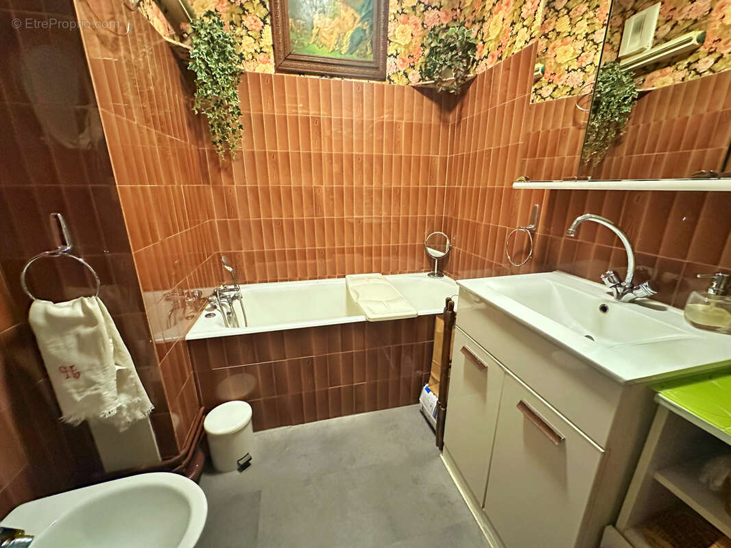 Appartement à PIERRE-BENITE