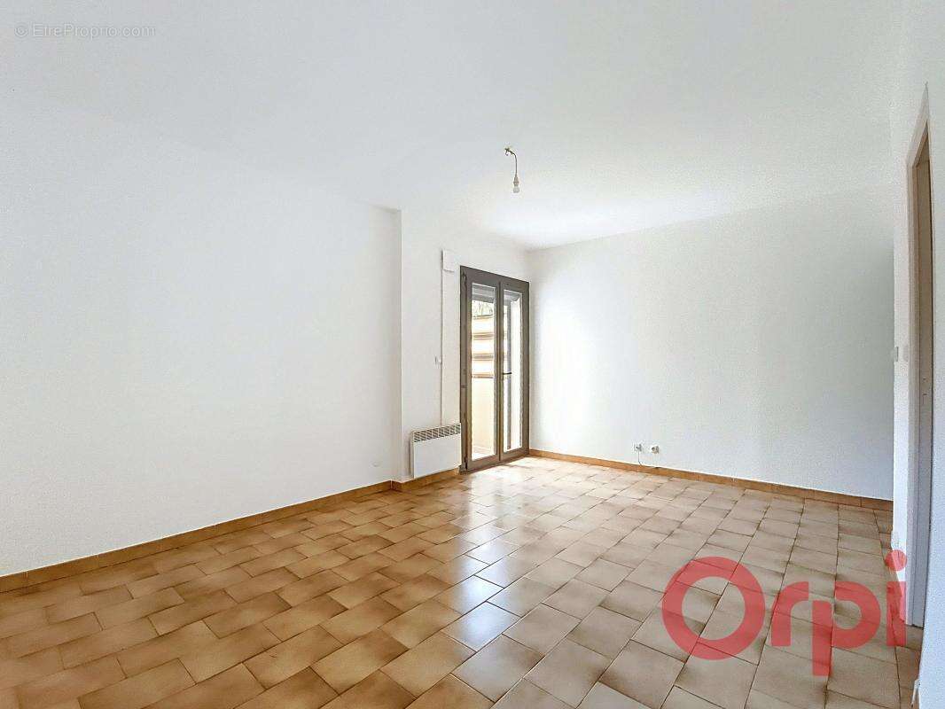 Appartement à SIX-FOURS-LES-PLAGES