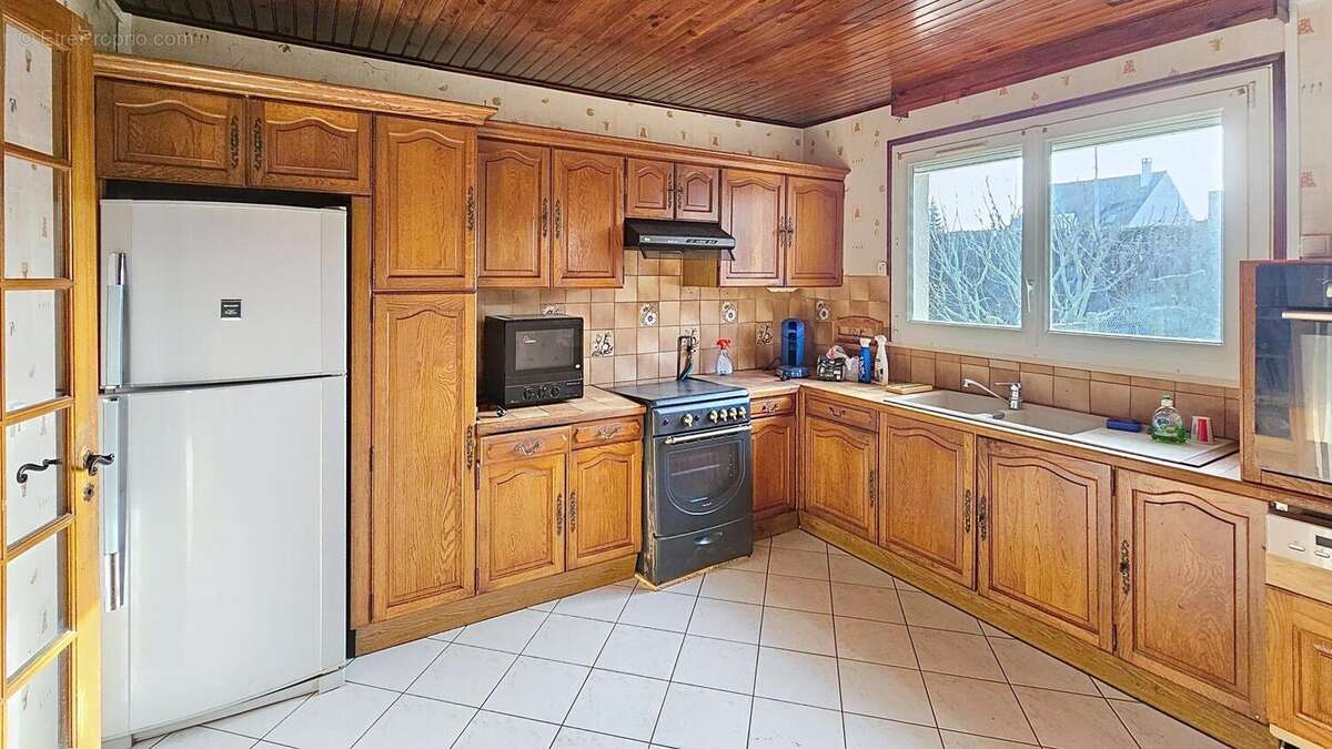 Maison 90 m² à La Ville-Du-Bois  - photo 6