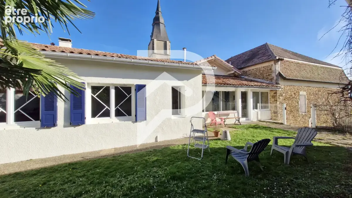 Ensemble immobilier de caractère, avec piscine, gîte et dépendance TILH - photo 3