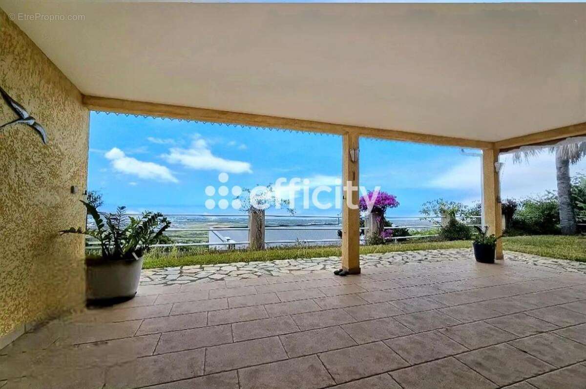 Maison à L&#039;ETANG-SALE