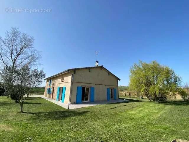 Ferme rénovée  avec piscine sur 2900 m² de terrain - photo 15