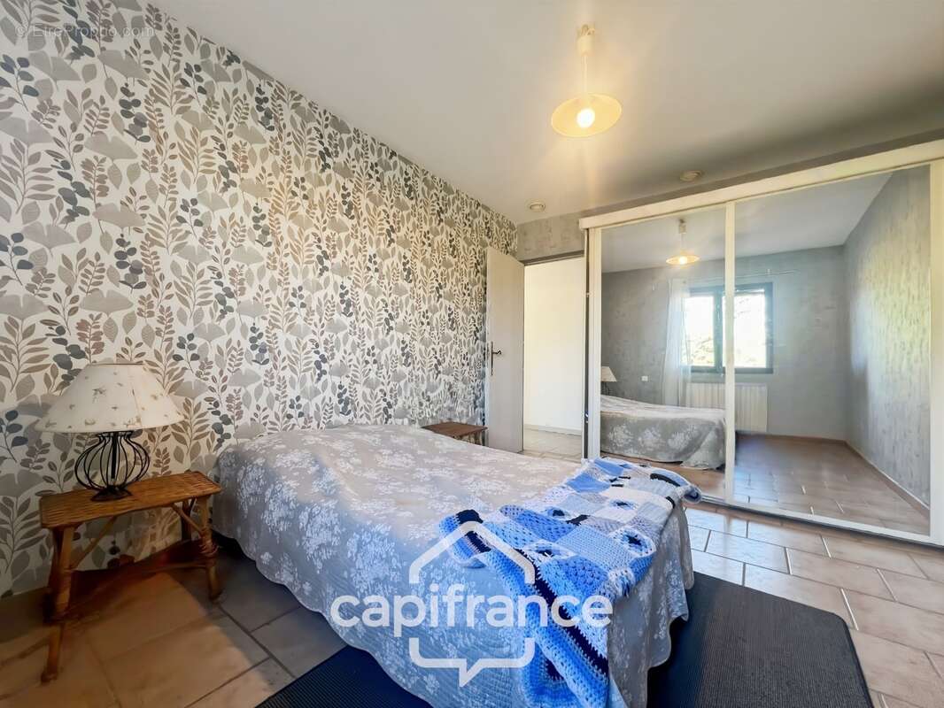 LES TAILLADES, maison individuelle de plain pied  de 210 m2, en campagne,  4 chambres, sur un terrain de 2900 m2 environ, piscin - photo 39