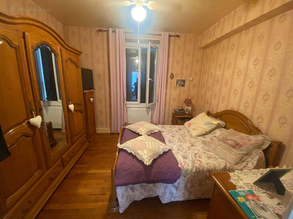 Maison à MONTIERCHAUME