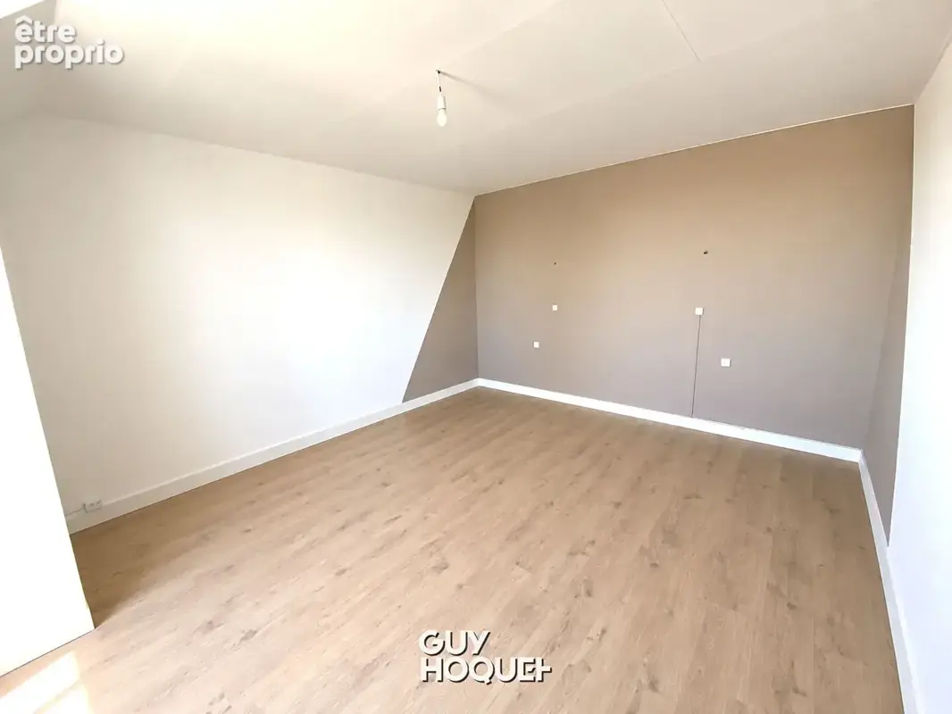 Maison rénovée avec garage et dépendances - Montceau-les-Mines - photo 9