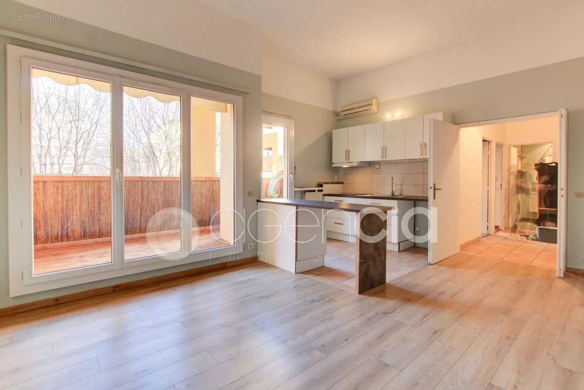 Appartement à VALBONNE