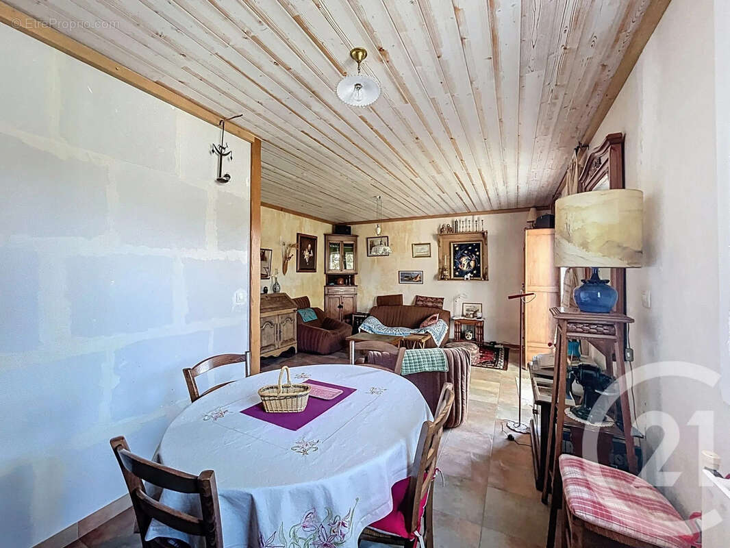 Appartement à PONT-EVEQUE