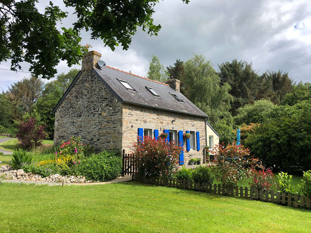 Maison à MAEL-CARHAIX