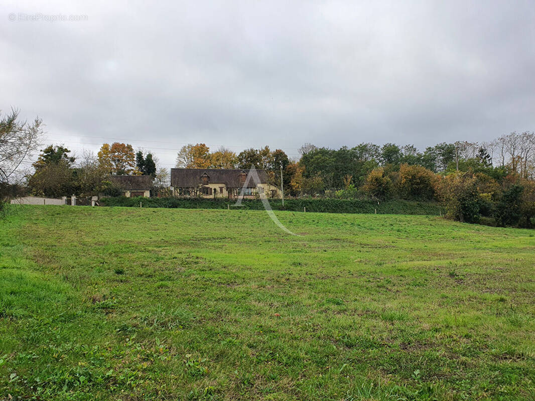 Terrain à CHATEAUVIEUX
