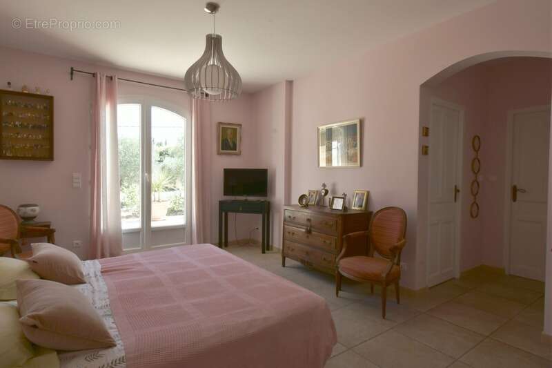 Maison à FONTVIEILLE