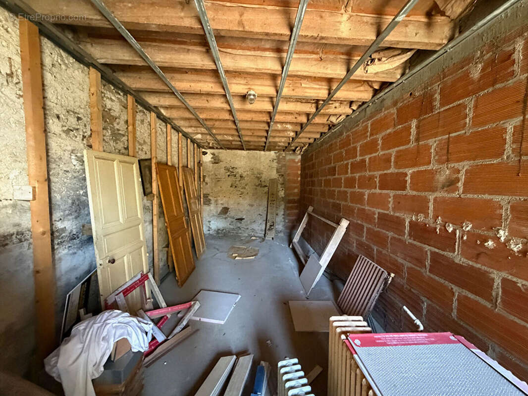 Maison à SAINT-MACAIRE-EN-MAUGES