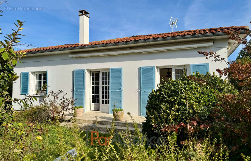 Maison à VAUX-SUR-MER