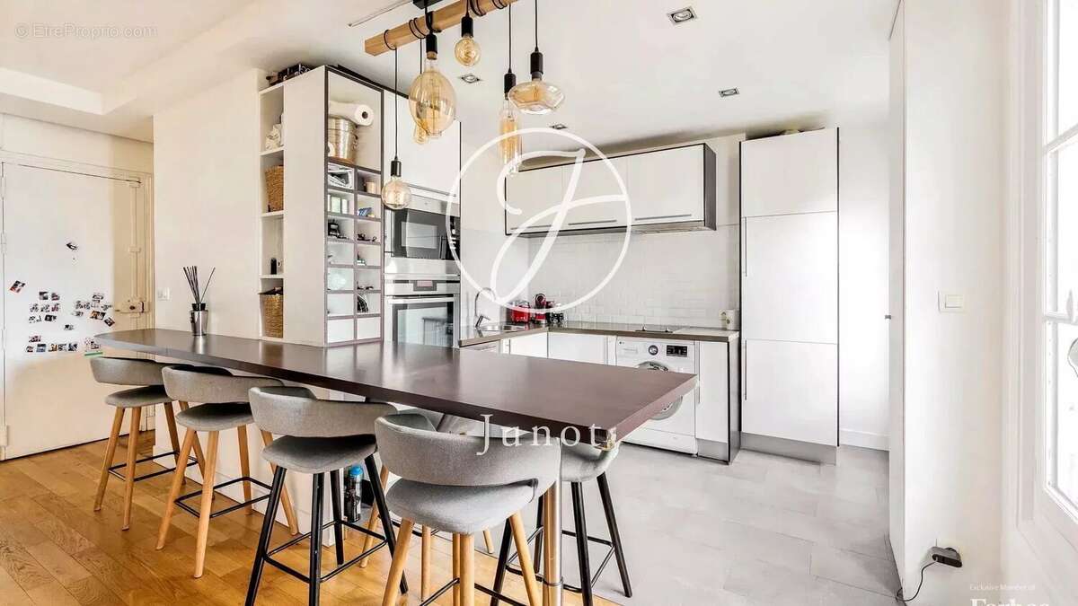 Appartement à PARIS-18E
