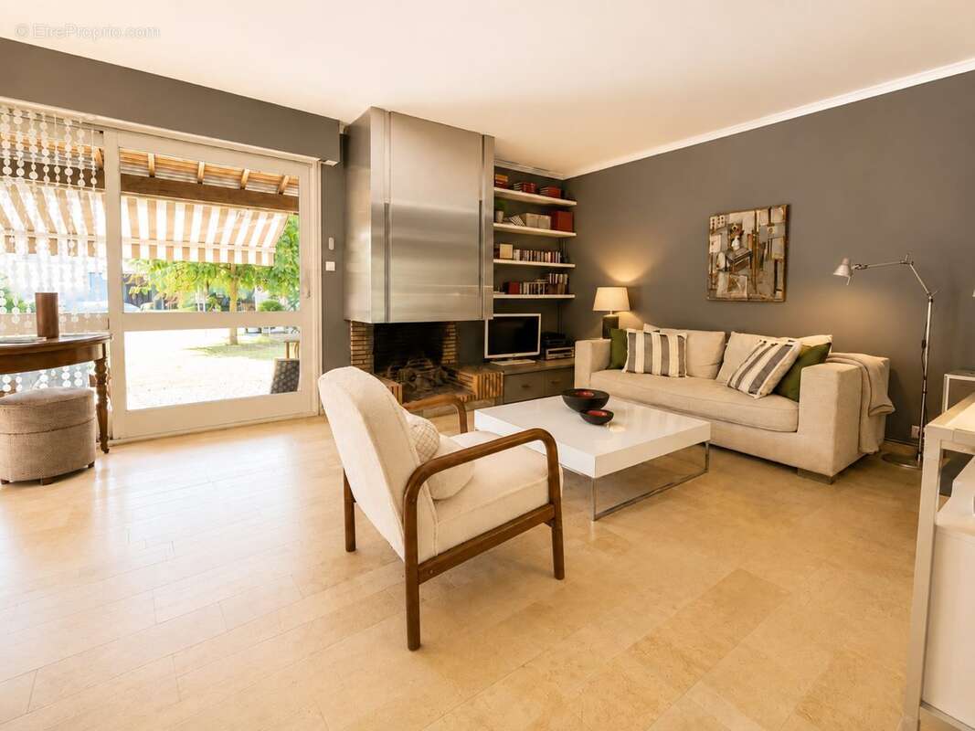 Maison 170 m² à Beaurepaire  - photo 2