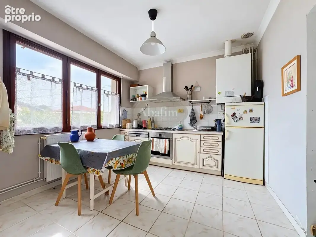 Appartement 102 m² quatre chambres garage et jardin. - photo 4