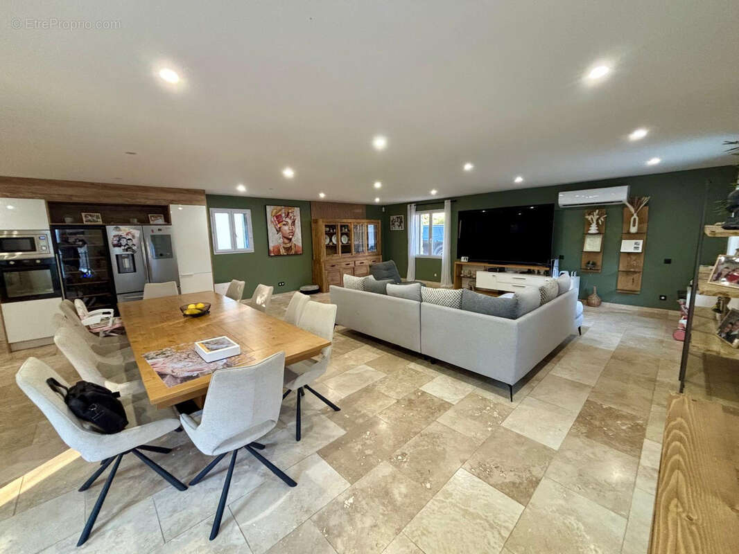 Maison à SUZE-LA-ROUSSE