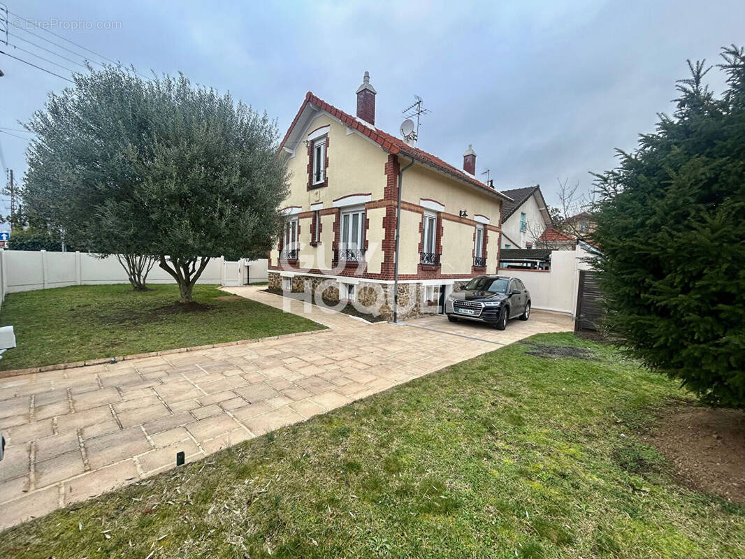 Maison à NEUILLY-SUR-MARNE