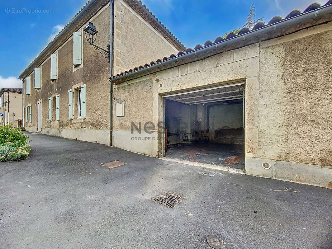 Maison à SEISSAN