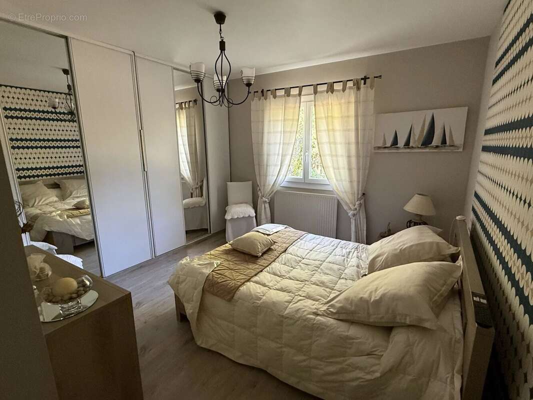 À 5 minutes de Nogaro, maison T4 de plain-pied avec 146 m² de dépendances, au calme, sur un terrain clos et arboré de 4 938 m² - photo 13