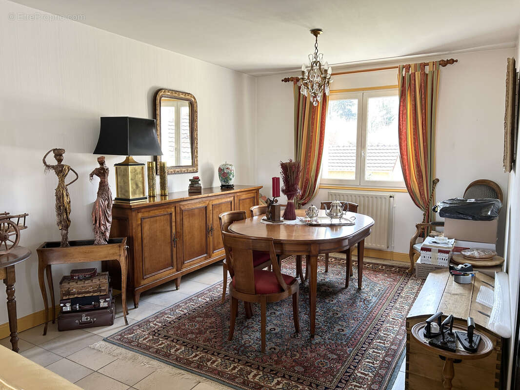 Maison à SAINT-PANTALEON-DE-LARCHE