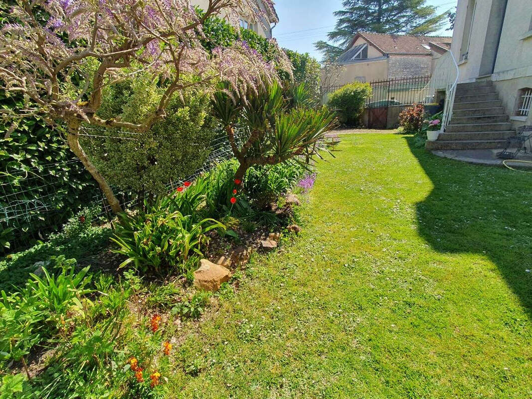 Maison à MONTEREAU-FAULT-YONNE