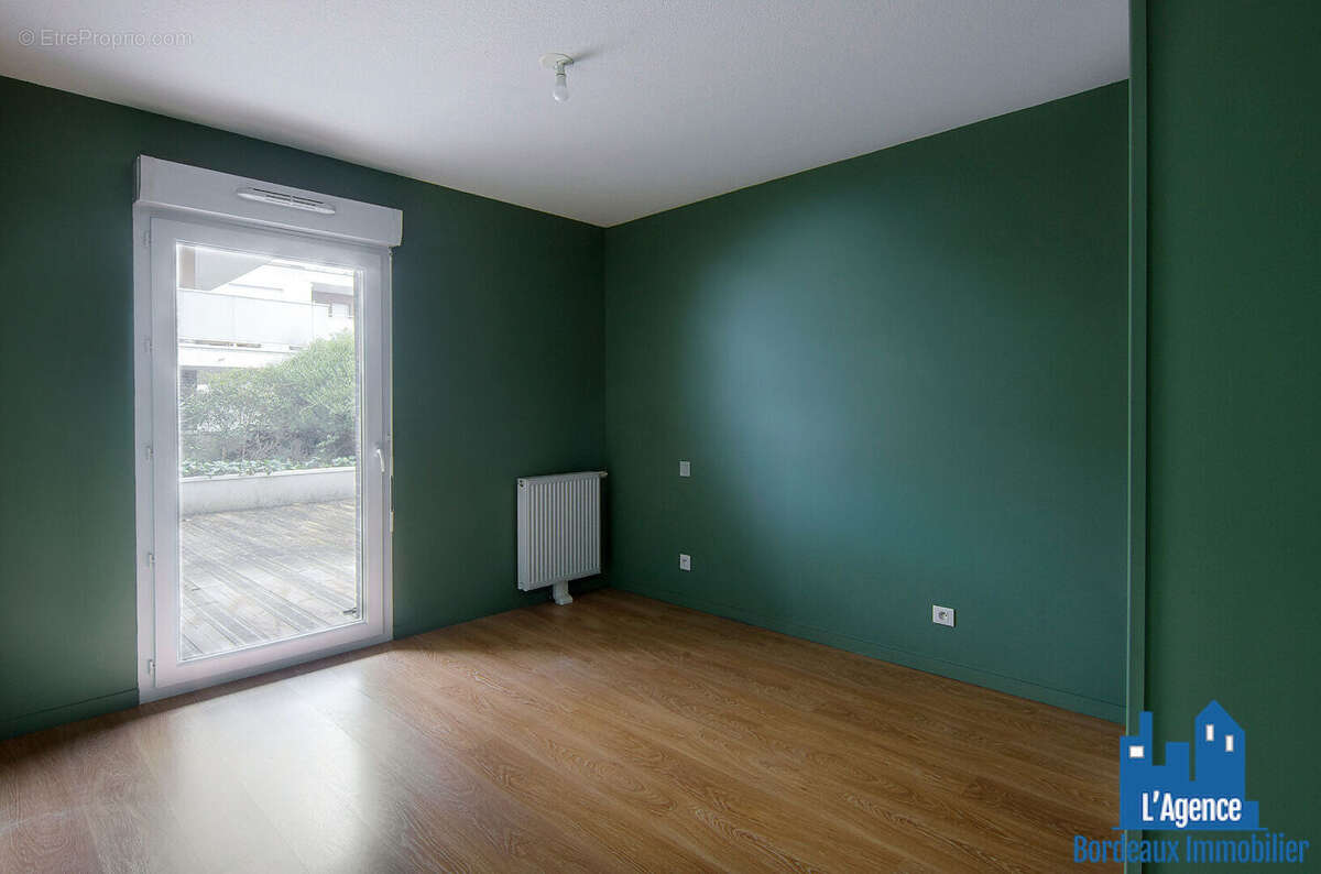 Appartement à VILLENAVE-D&#039;ORNON