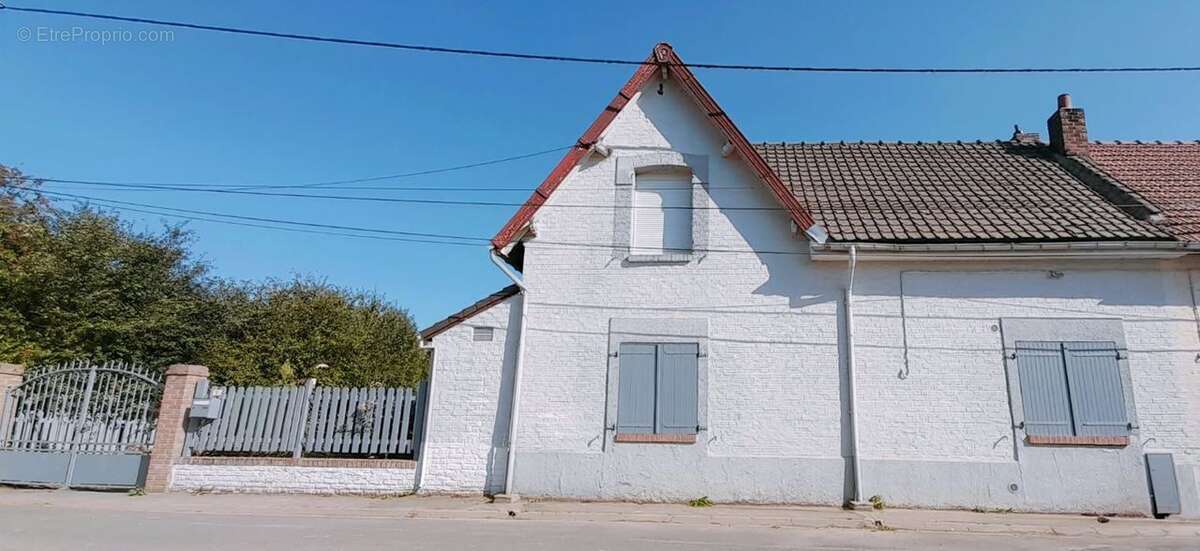 Maison à CROISILLES