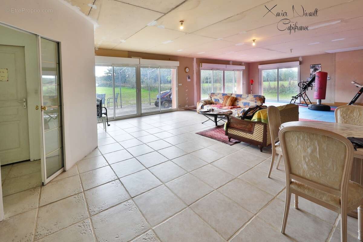 Maison à vendre 8 pièces proche de MANTENAY MONTLIN (01) - photo 3