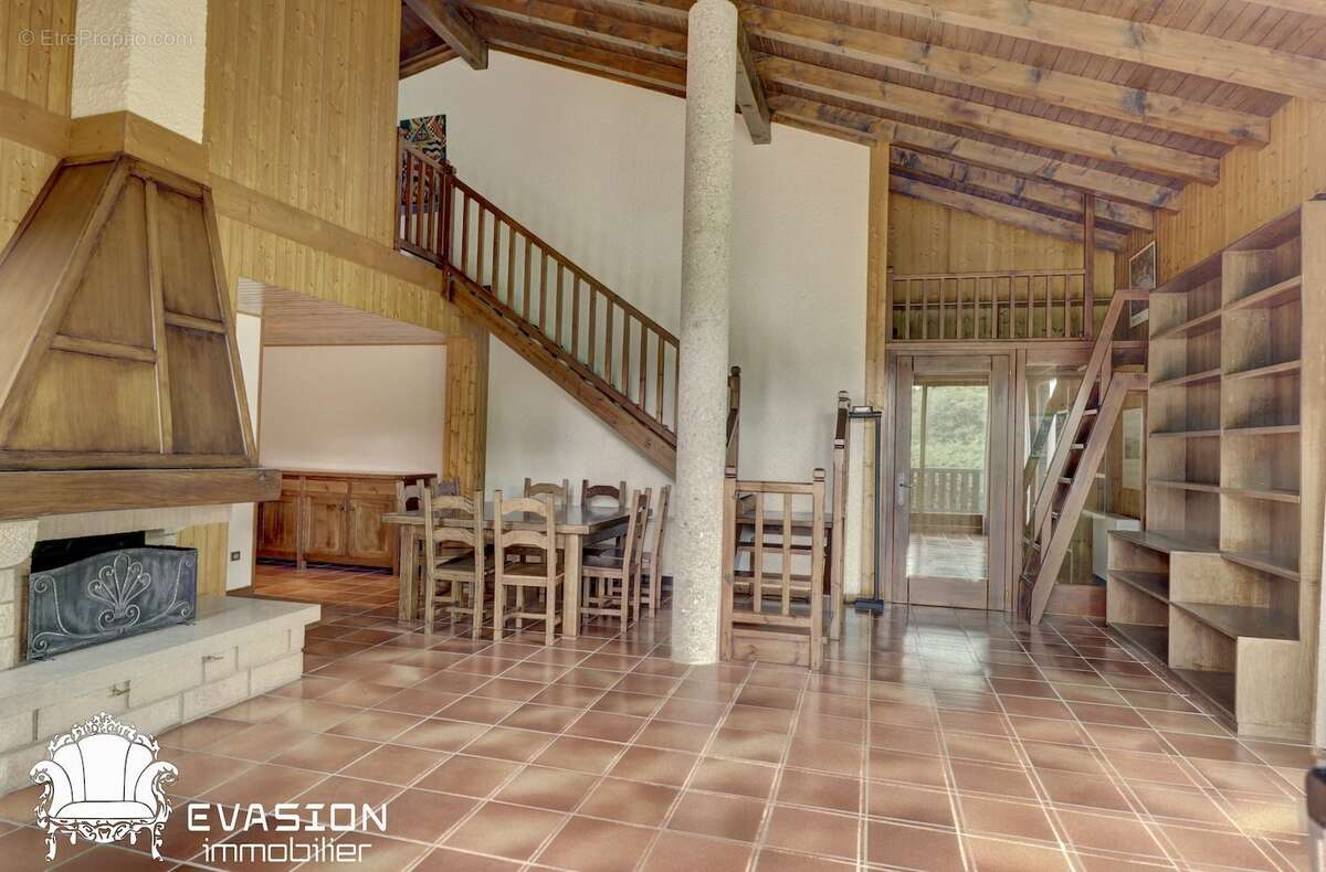 Maison à ARACHES-LA-FRASSE