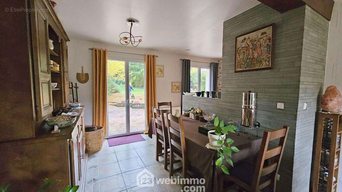 Une autre vue de la salle à manger. - Maison à LA FERTE-ALAIS