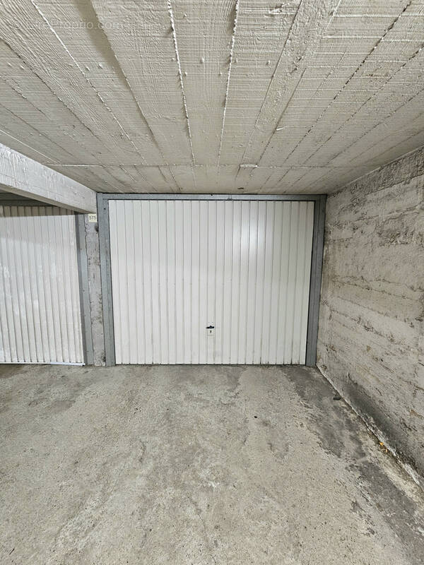 Parking à SAINT-ETIENNE