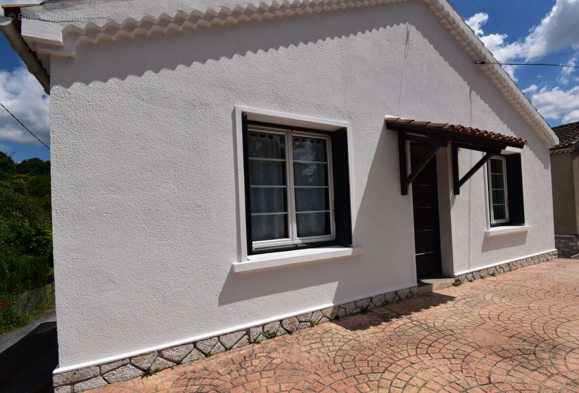 DSC_0013 - Maison à RUELLE-SUR-TOUVRE