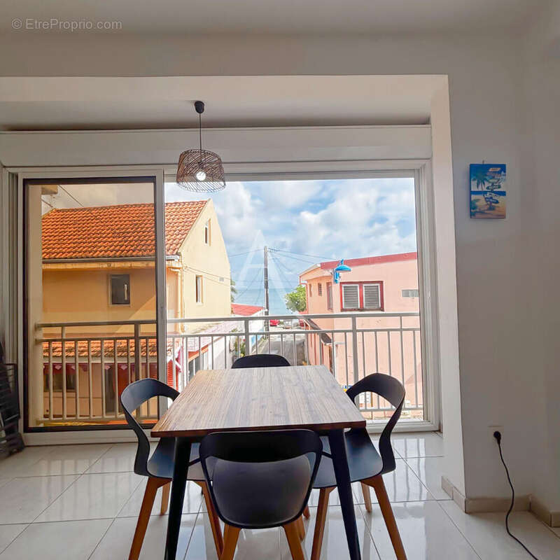 Appartement à SAINTE-LUCE