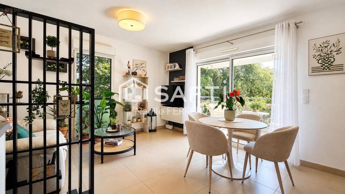 Photo 1 - Appartement à FREJUS