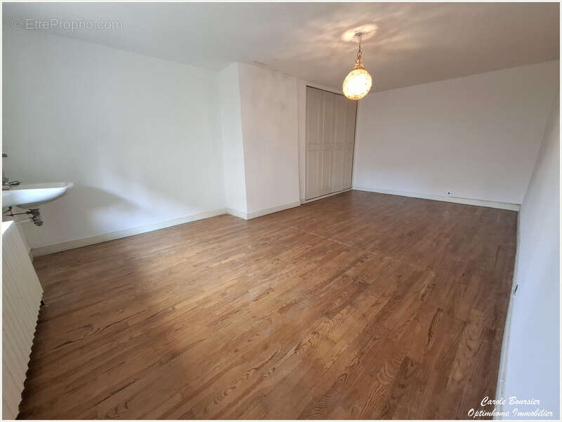 Maison à NEUFCHATEAU