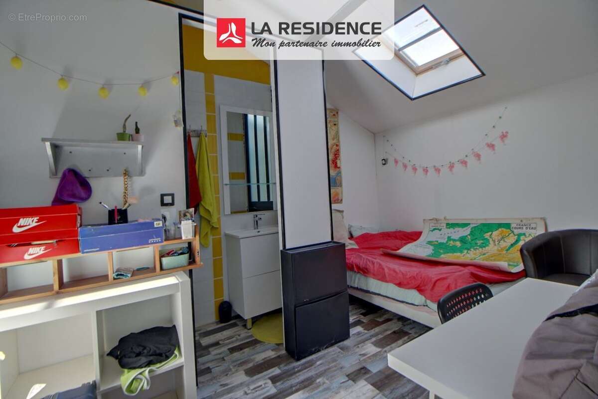 Maison à LES CLAYES-SOUS-BOIS