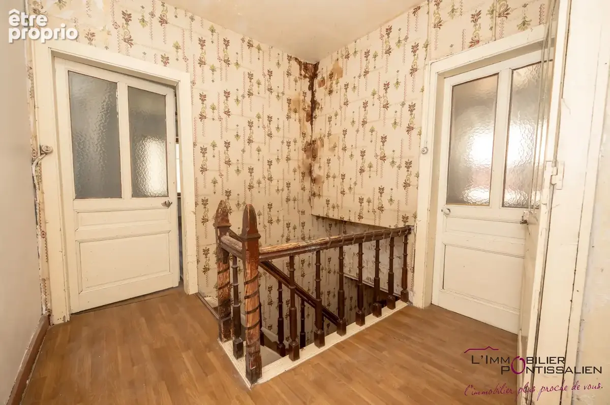 Frasne : maison individuelle offrant de beaux volumes, fort potentiel, garage - photo 19