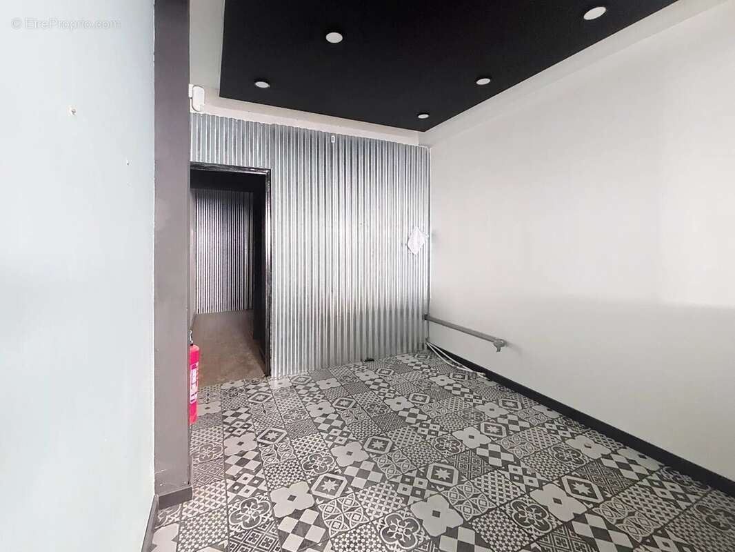 Commerce à SAINT-LAURENT-DU-VAR