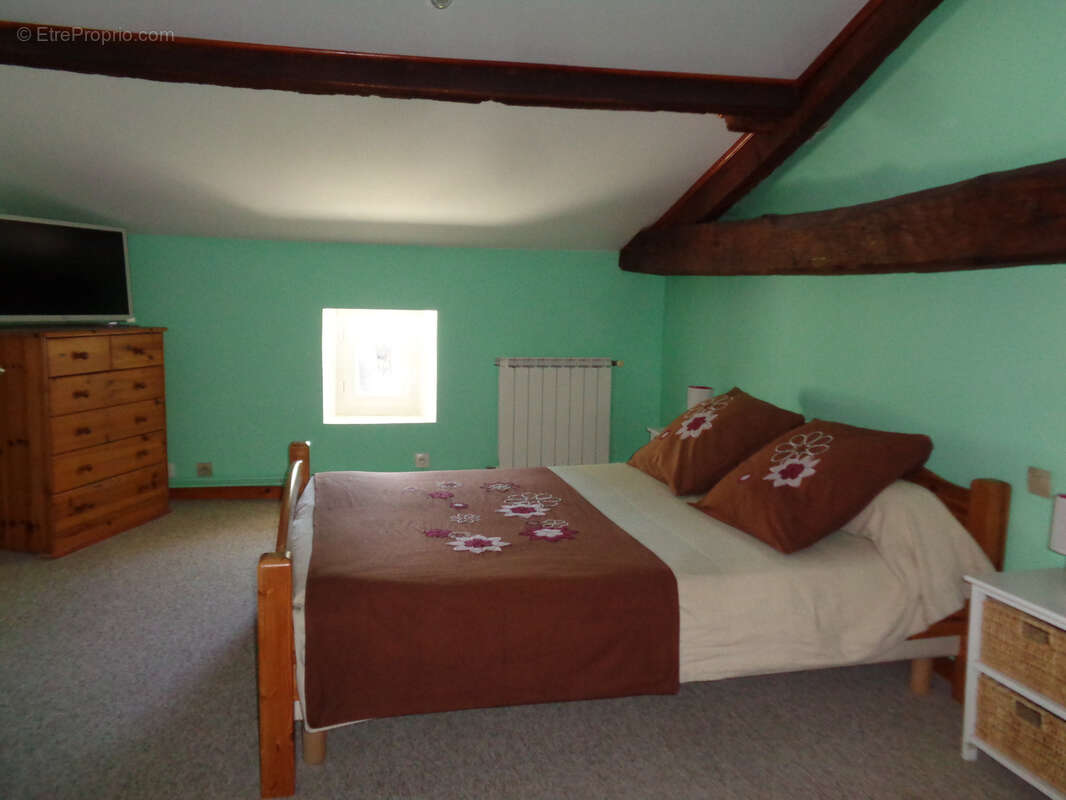 Maison charentaise en pierre rénovée – 163 m² habitables – Saint-Ciers-du-Taillon (17240) - photo 15