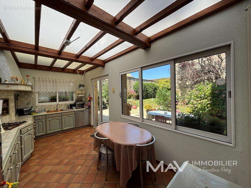 Saint-omer - maison de 185m² - local commercial et habitation - photo 7