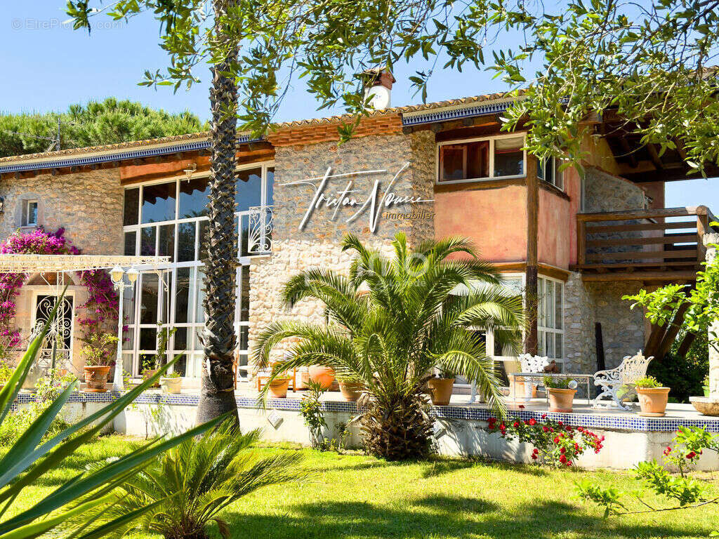 Maison d'exception - 212 m2 en 4 faces - Saint Cyprien Le Golf - photo 5