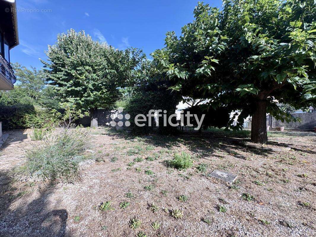 Maison 182 m² à Gignac-La-Nerthe  - photo 3