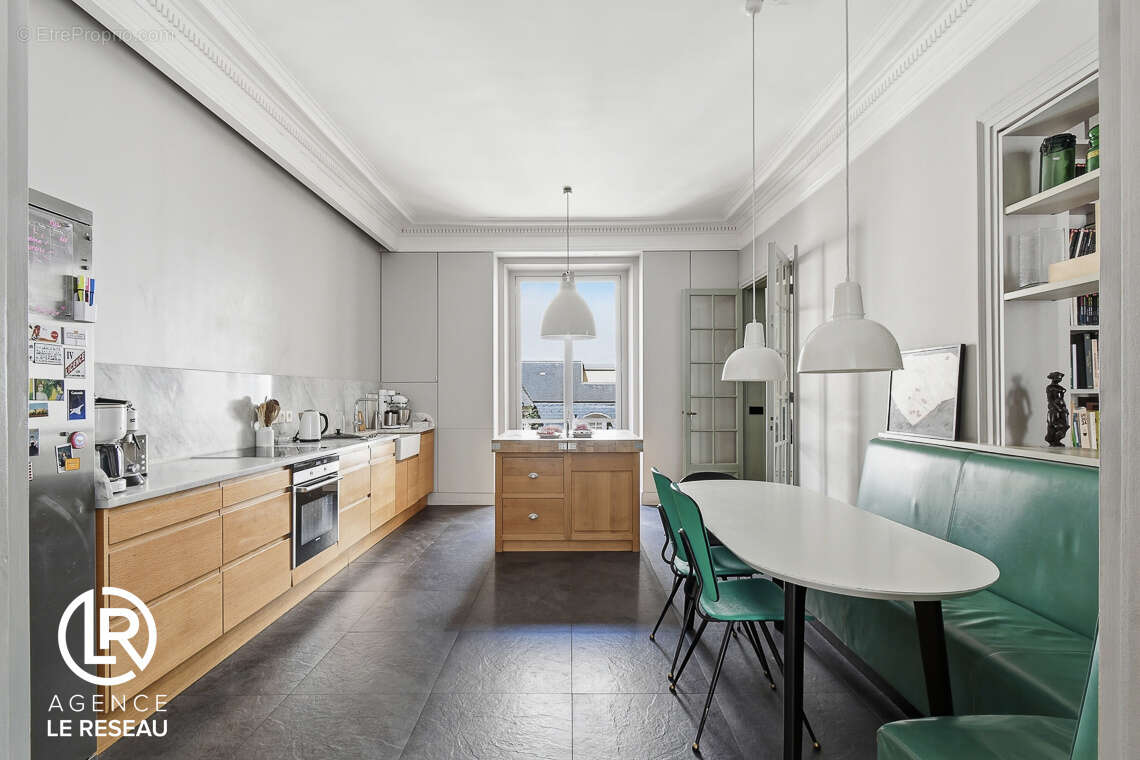Appartement à PARIS-8E