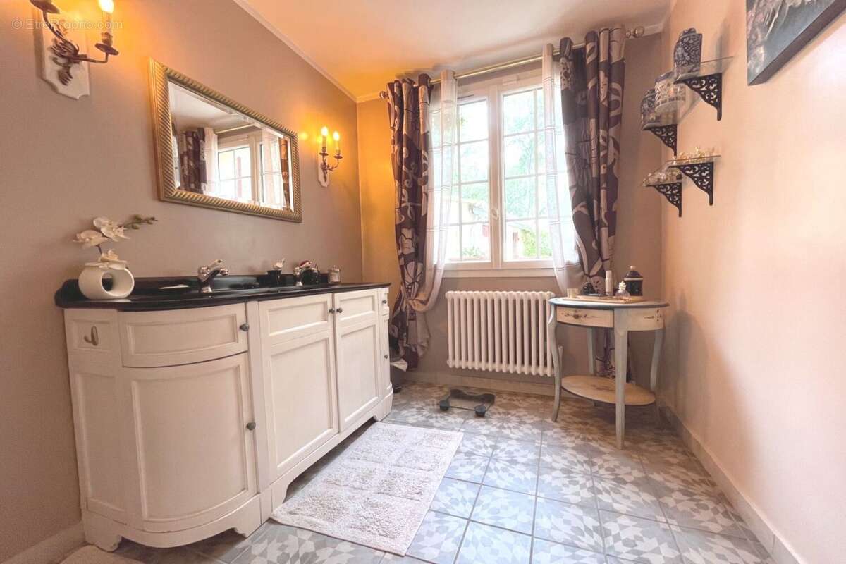 Maison à PERNES-LES-FONTAINES