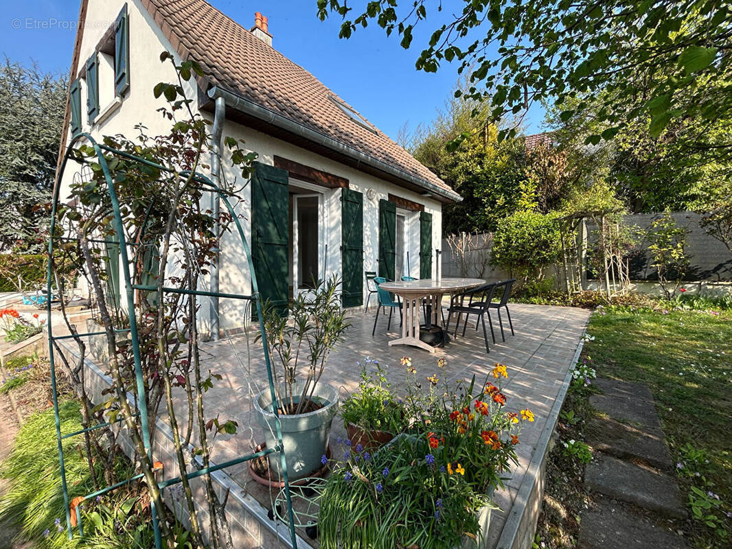 Maison à L'HAY-LES-ROSES